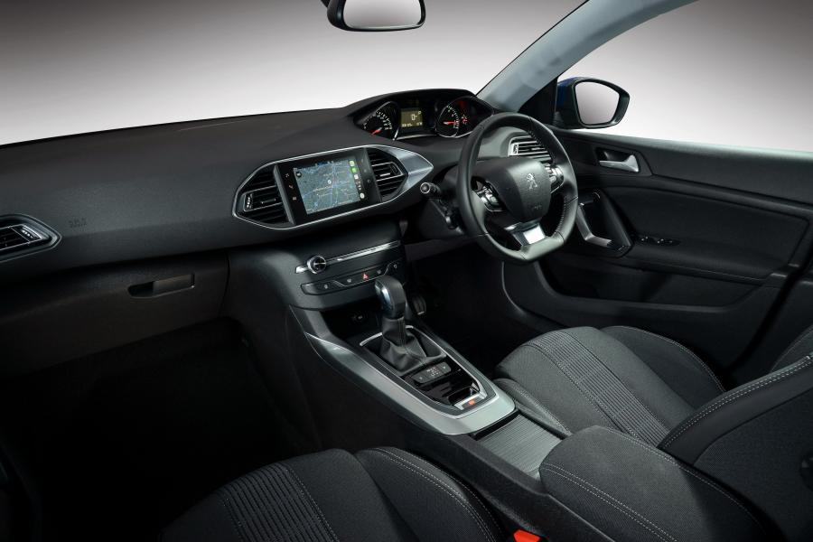 Торпедо Peugeot 308 2018 года  (ZA) (фото 7 из 10)